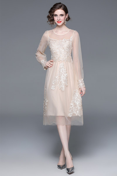 ชุดเดรสยาวสวยๆ ชุดเดรสยาวใส่สบาย ใส่ทำงาน