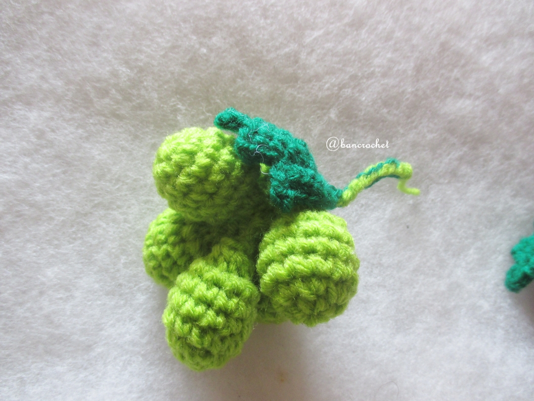 องุ่นเขียวถักโครเชต์ green grape fruit crochet