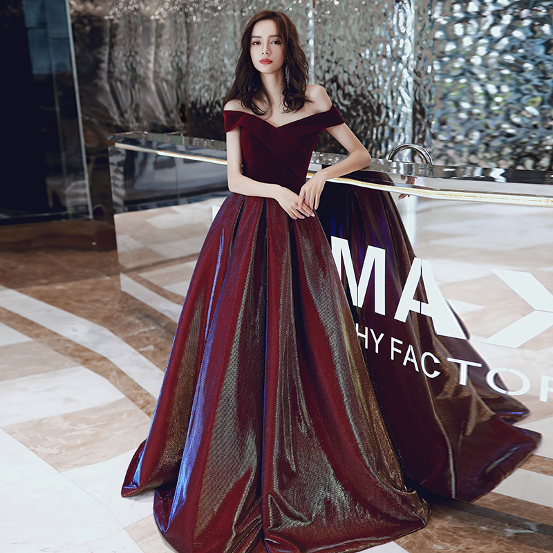 ชุดราตรี ชุดราตรีสวยหรู แบบ ทันสมัย Evening dress