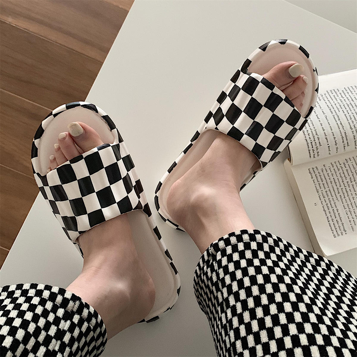 รองเท้าแตะผู้หญิง ใส่ในบ้าน By.Thin strips
