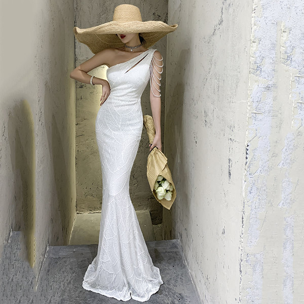ชุดราตรี ชุดราตรีสวยหรู แบบ ทันสมัย Evening dress