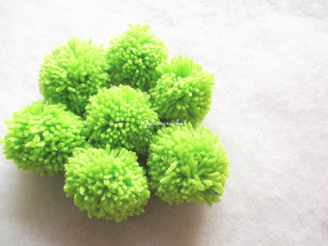 ปอมปอมไหมพรมสีเขียว ขนาด 2 นิ้ว pompoms crochet
