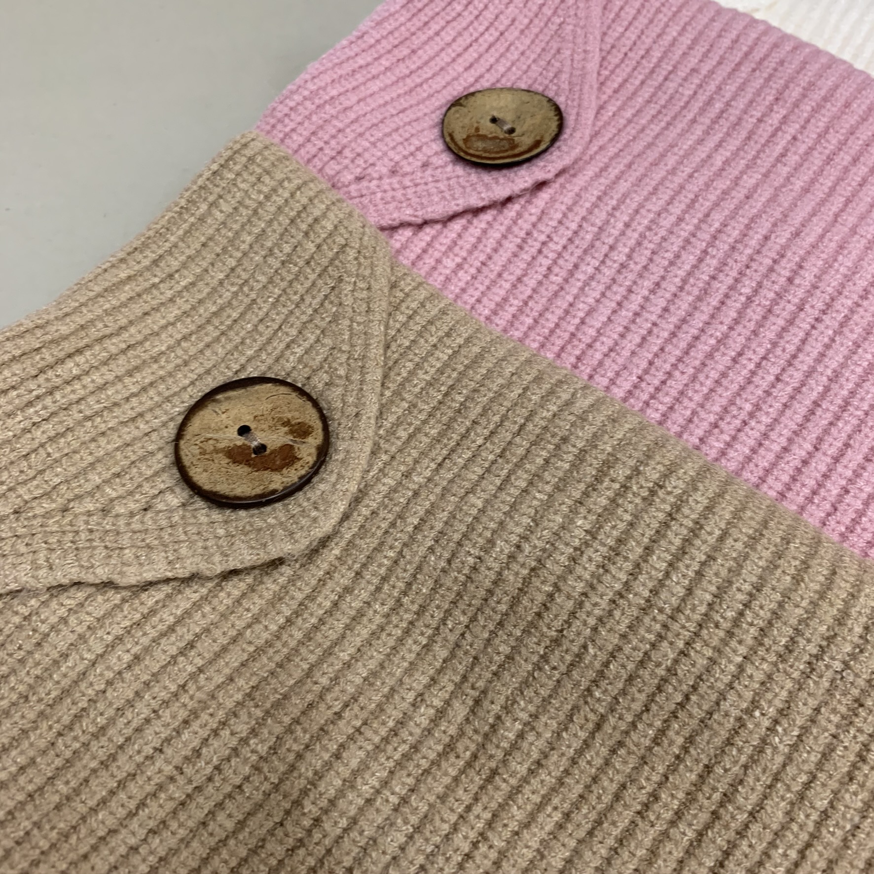 Sweater เสื้อสเวทเตอร์ไหมพรม แขนยาว เนื้อนุ่ม ใส่สบายยืดได้เยอะ พร้อมส่ง