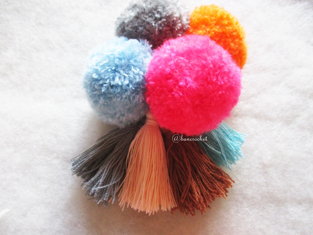 พู่+ปอมปอมแขวนกระเป๋าถักโครเชต์ pompom