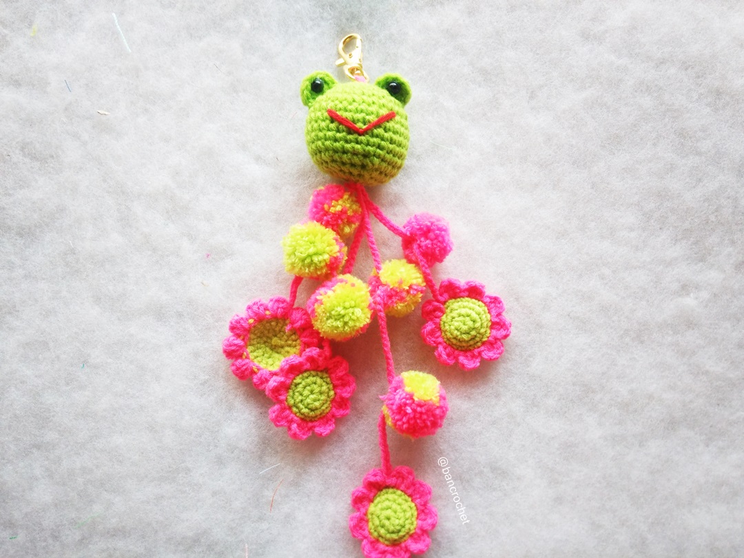 Bancrochet พวงกุญแจห้อยกระเป๋าเคโระน้อย kero sunflowers keychains สีเขียว 10 นิ้ว