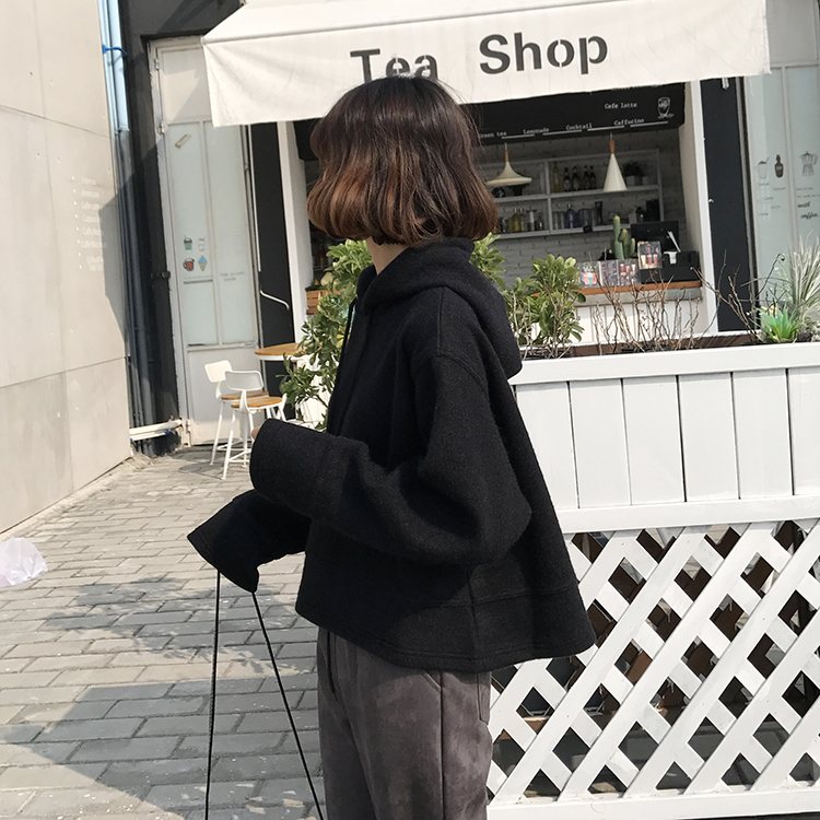 เสื้อกันหนาวฮู้ดดี้ แฟชั่นเกาหลี ตัวสั้นทรงแข็ง น่ารักมากจ้า ผ้าสักกะหลาดเนื้อนุ่มแต่เป็นทรง พร้อมส่ง งานจริงในภาพสุดท้ายน้า