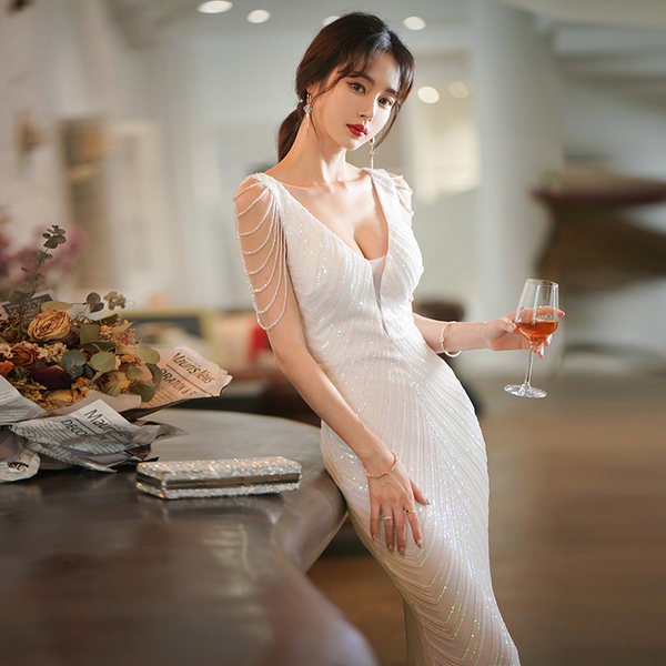 ชุดราตรี ชุดราตรีสวยหรู แบบ ทันสมัย Evening dress