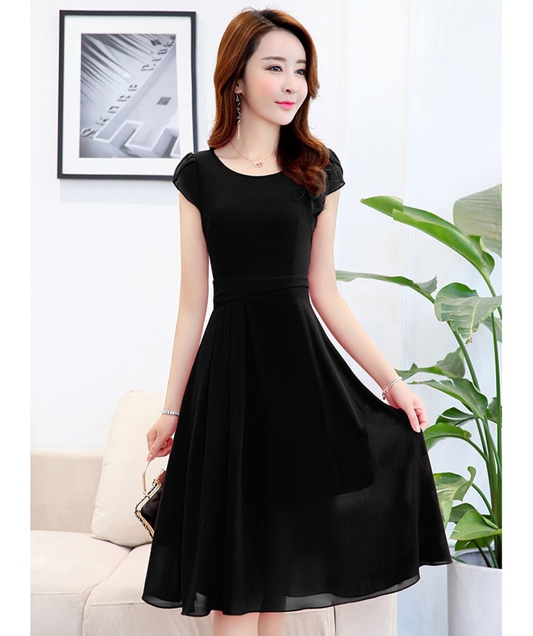 Dress4541 ชุดเดรสยาวทรงสวย ช่วงเอวเข้ารูป ซิปข้างใส่ง่าย มีซับในอย่างดี งานเนี้ยบคัตติ้งดีงาม ทรงเป๊ะผ้าเกรดพรีเมียมดูสวยแพง ใส่ได้ทุกโอกาส มี 2 สี น้ำเงิน, ดำ