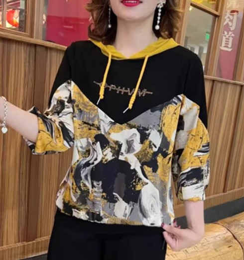 เสื้อยืด แขนยาว ผู้หญิง แบบมีฮู้ด เสื้อฮู้ดพิมพ์ลาย 2 ด้านใส่เที่ยว แบบน่ารัก ๆ เสื้อแขนยาวเที่ยวหน้าหนาว 394036