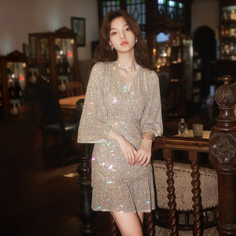 ชุดราตรี ชุดราตรีสวยหรู แบบ ทันสมัย Evening dress