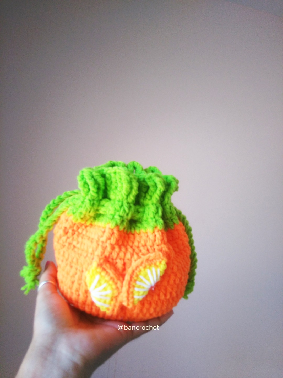 Bancrochet กระเป่าถักโครเชต์ผลไม้ ลายส้ม crochet slipknot bags สีส้ม 6x6 นิ้ว