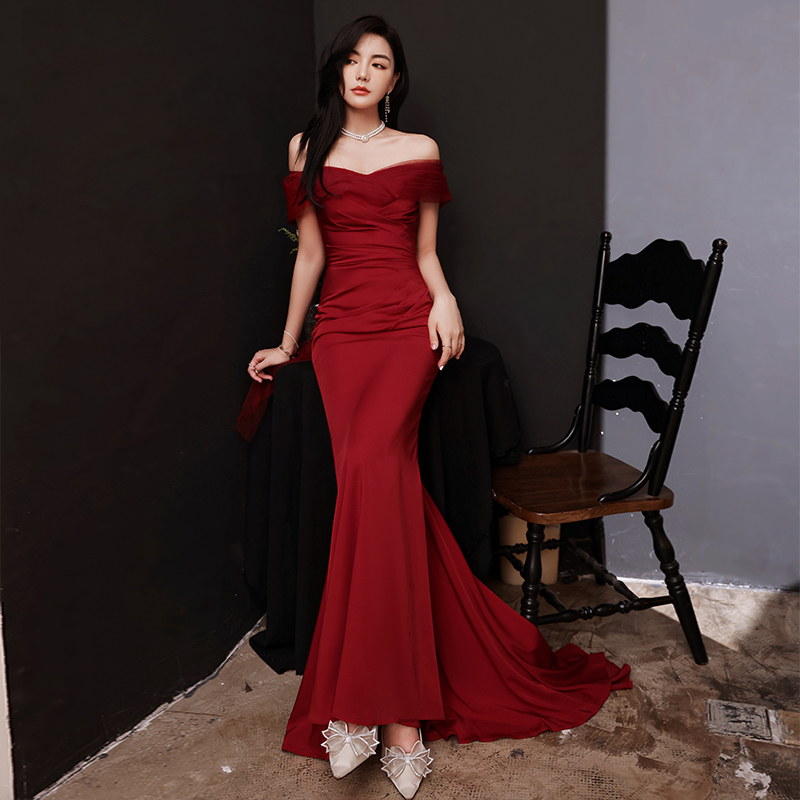 ชุดราตรี ชุดราตรีสวยหรู แบบ ทันสมัย Evening dress