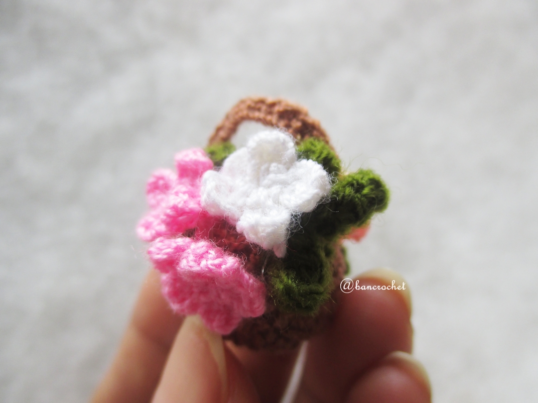 ช่อดอกไม้ใส่ตะกร้าจิ๋ว mini flowers crochet