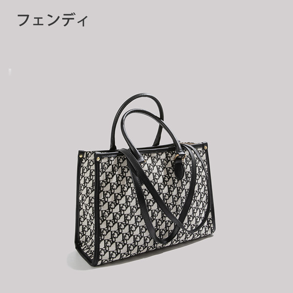 กระเป๋าสะพายข้างผู้หญิง กระเป๋าสะพายสไตล์เกาหลี By Japanese フェンディ authentic bag