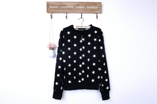 เสื้อคลุม ทรงน่ารัก สกรีนลายดาว สไตล์เกาหลี ใส่คลุมวันสบายๆ เลือกสีที่พร้อมส่งด้านในเลยจ้า