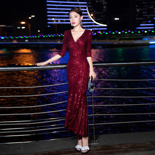 ชุดราตรี ชุดราตรีสวยหรู แบบ ทันสมัย Evening dress