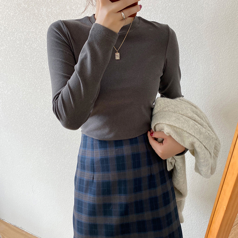 HEATTECH (ฮีทเทค คอกลม นุ่ม) เสื้อแขนยาว ใช้ใส่เพิ่มความอุ่นด้านใน กันหนาว ผ้ายืดหยุ่น ผ้าเนื้อนุ่ม