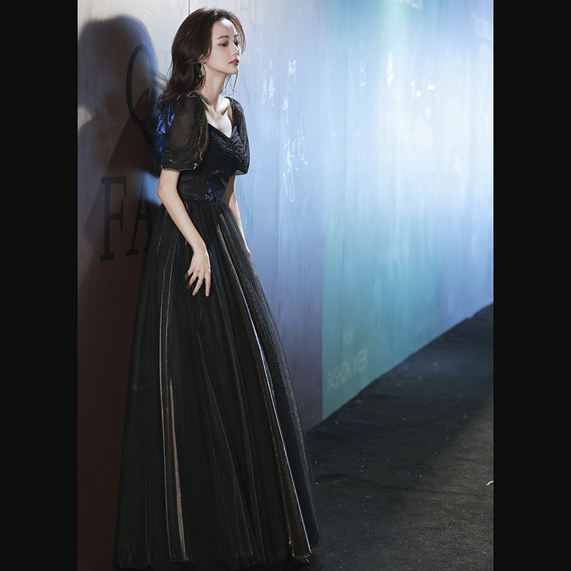 ชุดราตรี ชุดราตรีสวยหรู แบบ ทันสมัย Evening dress