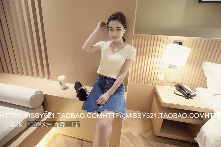 กระโปรงยีนเอวสูง แต่งช่ายขาดสั้นยาว ไม่เทากัน เก๋ๆ สาวที่ชอบสไตล์นี้ อย่าลืมจับจองกันน้า