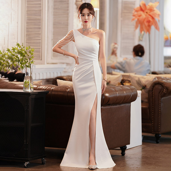 ชุดราตรี ชุดราตรีสวยหรู แบบ ทันสมัย Evening dress