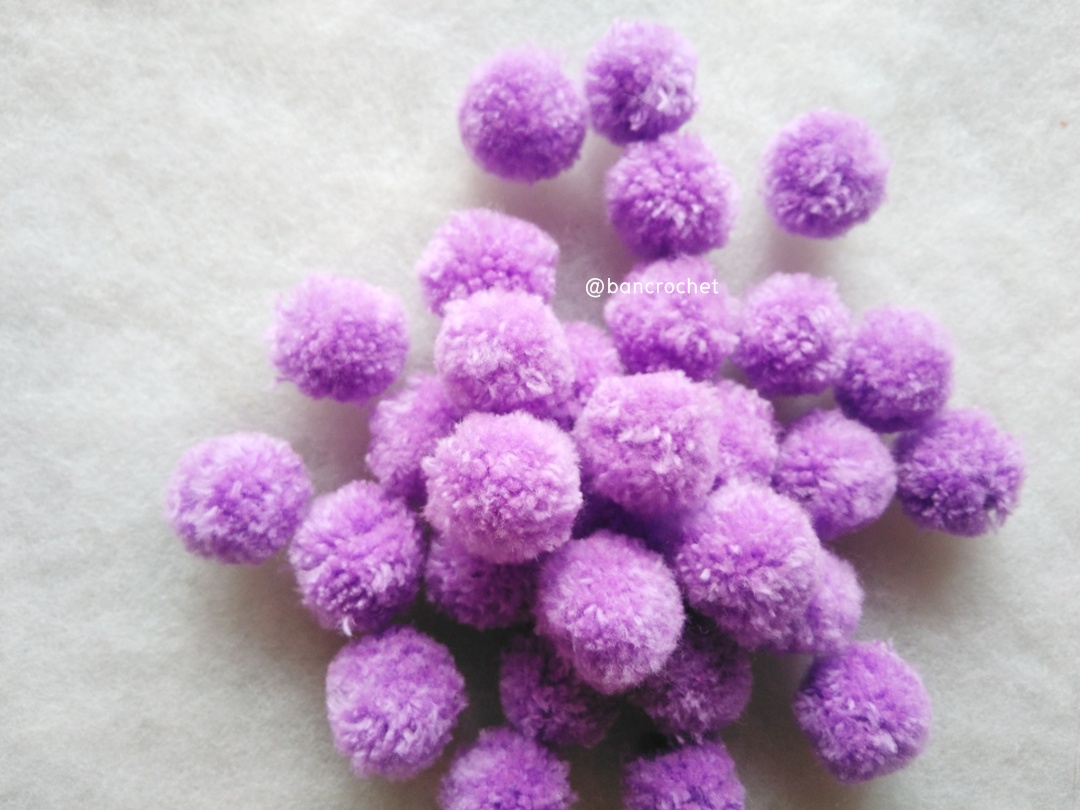 ปอมปอมไหมพรม ขนาด 2.5-3 ซม pom poms crochet ม่วงอ่อน 2.5-3 ซม.