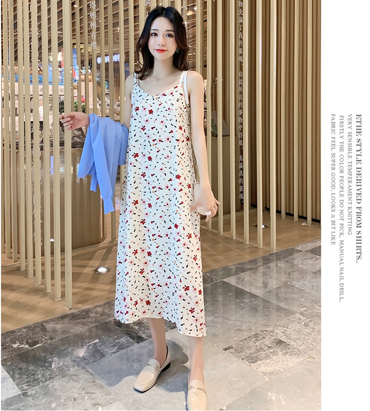 Dress4638 เดรสยาวสายเดี่ยวผ้าชีฟองเนื้อหนาเกรดพรีเมียมลายดอกไม้ ซิปข้าง มีซับในเนื้อหนาอย่างดี สายบ่าปรับระดับได้ งานดีทรงดีผ้าทิ้งตัวพริ้วสวยไม่ยับง่ายไม่ต้องรีดหลังซัก งานสวยเหมือนราคาหลักพัน ทรงนี้ใส่ได้เรื่อยๆ ชุดเดียวเอาอยู่