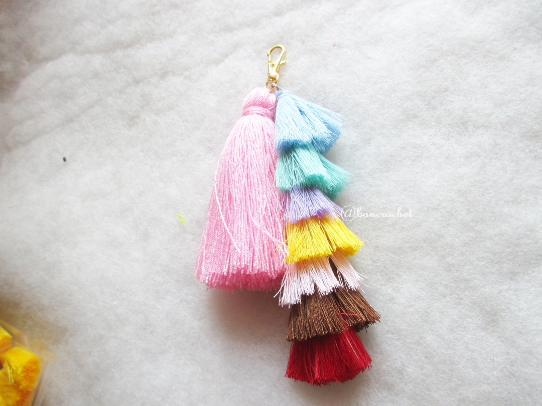 พวงกุญแจพู่เล็กพู่ใหญ่ tassels keychain ชมพู