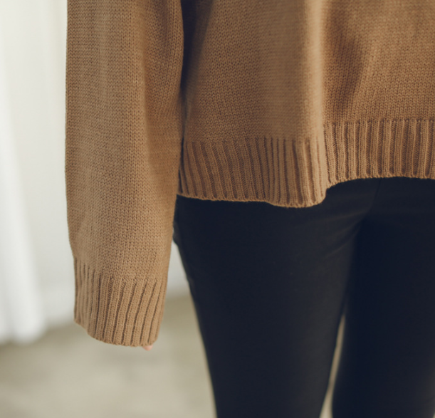 Sweater เสื้อสเวทเตอร์แขนยาว สีน้ำตาล ทรงสวย จะใส่เดี่ยวไหรือใส่โค้ทคลุมก็เริ่ด