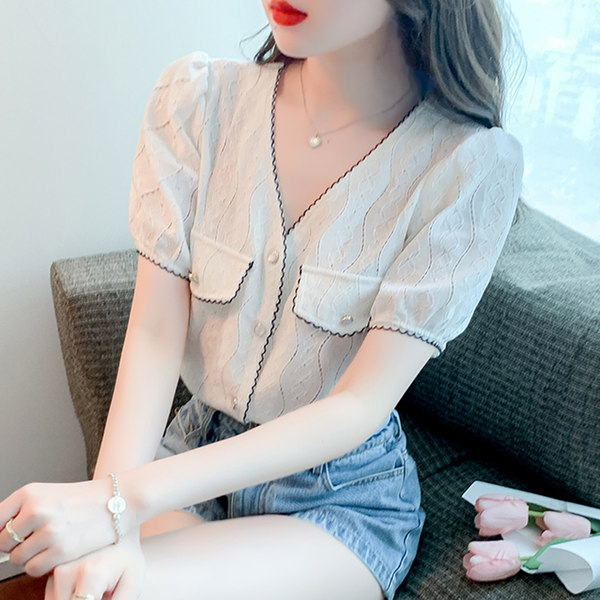 เสื้อลูกไม้ แขนสั้น