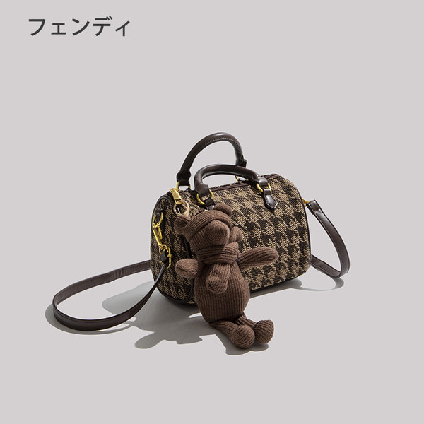 กระเป๋าสะพายข้างผู้หญิง กระเป๋าสะพายสไตล์เกาหลี By Japanese フェンディ authentic bag