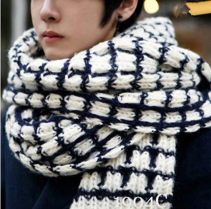 ผ้าพันคอกันหนาว ไหมพรม เกาหลี ลายตาราง ขาวดำ พร้อมส่ง same pic