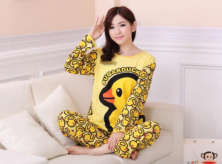 ชุดนอน ลายเป็ดน้อยสีเหลือง น่ารัก ฟรีไซส์ มีทั้งแขนยาวและแขนสั้นน้าา Yellow