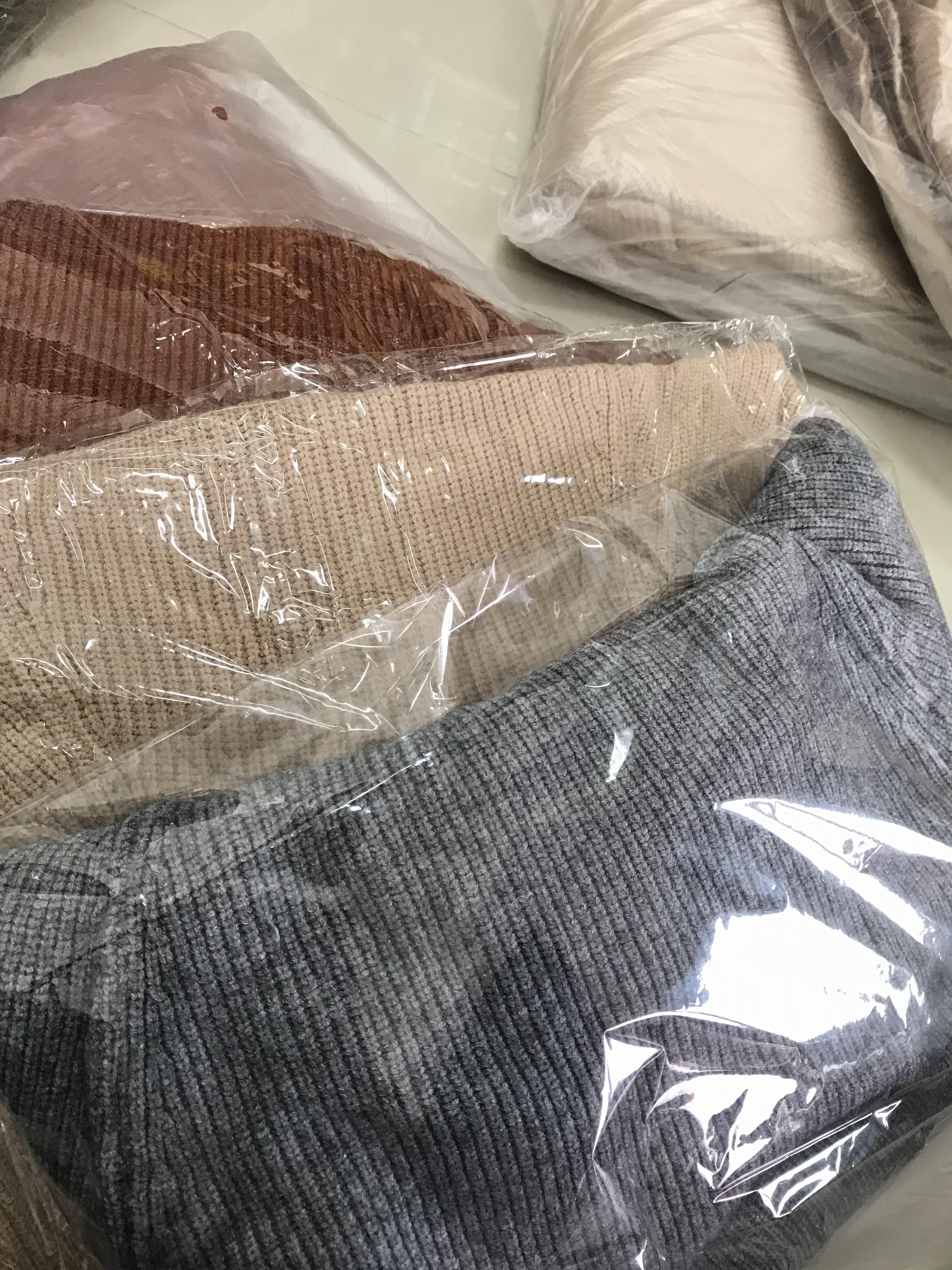 ผ้านุ่มมากๆ เสื้อคลุมกันหนาว ไหมพรมถัก ตัวสั้นมีฮู้ด มีให้เลือกหลายสี พร้อมส่ง