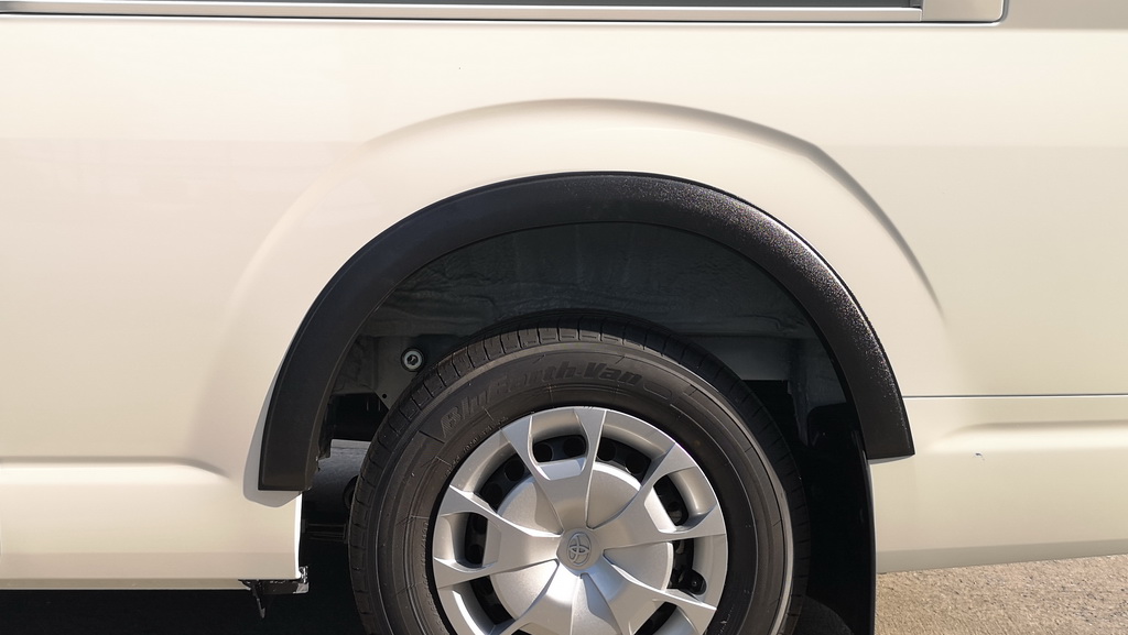 คิ้วล้อรถยนต์ V.2 (3นิ้ว) All New Commuter ปี 2020 ขึ้นไป