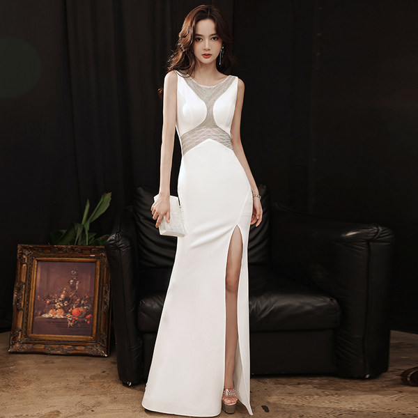 ชุดราตรี ชุดราตรีสวยหรู แบบ ทันสมัย Evening dress