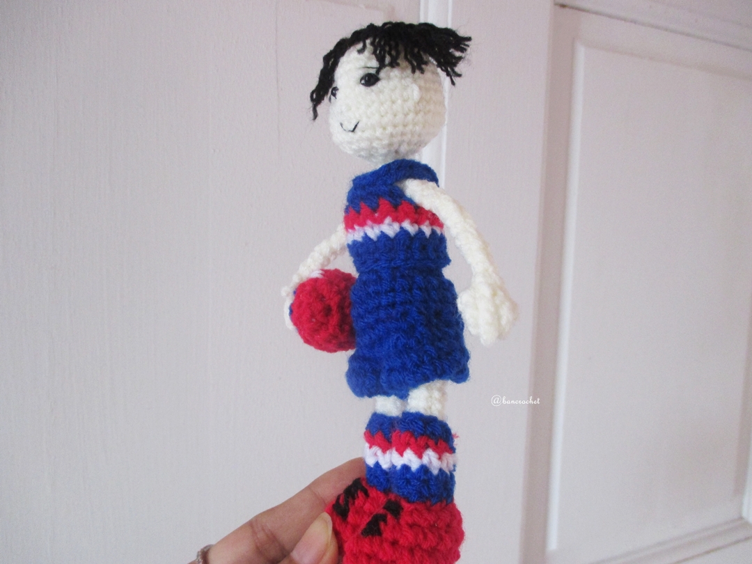 ตุ๊กตาถักนักรักบี้ ขนาด 5 นิ้ว rugby doll amigurumi crochet 5 inches