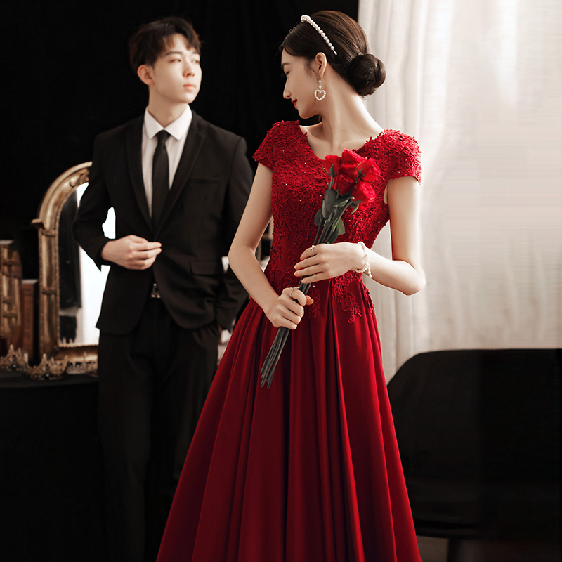 ชุดราตรี ชุดราตรีสวยหรู แบบ ทันสมัย Evening dress