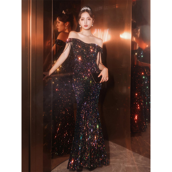 ชุดราตรี ชุดราตรีสวยหรู แบบ ทันสมัย Evening dress