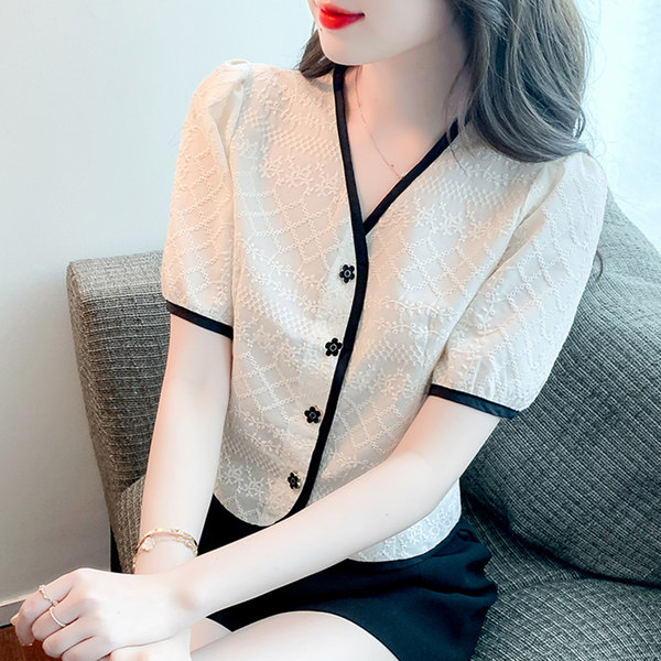 เสื้อลูกไม้ แขนสั้น