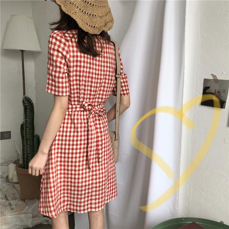 Dress4549 เดรสลายสก็อตคอวีกระดุมหน้าแกะได้ ซิปหลังใส่ง่าย มีผ้าผูกเอว ผ้าคอตตอนลินินเนื้อดีใส่สบาย งานดีทรงดี ทรงนี้น่ารักใส่ได้เรื่อยๆ ใส่ทำงาน/ใส่เที่ยว ชุดเดียวจบ มี 2 สี เหลือง, แดง