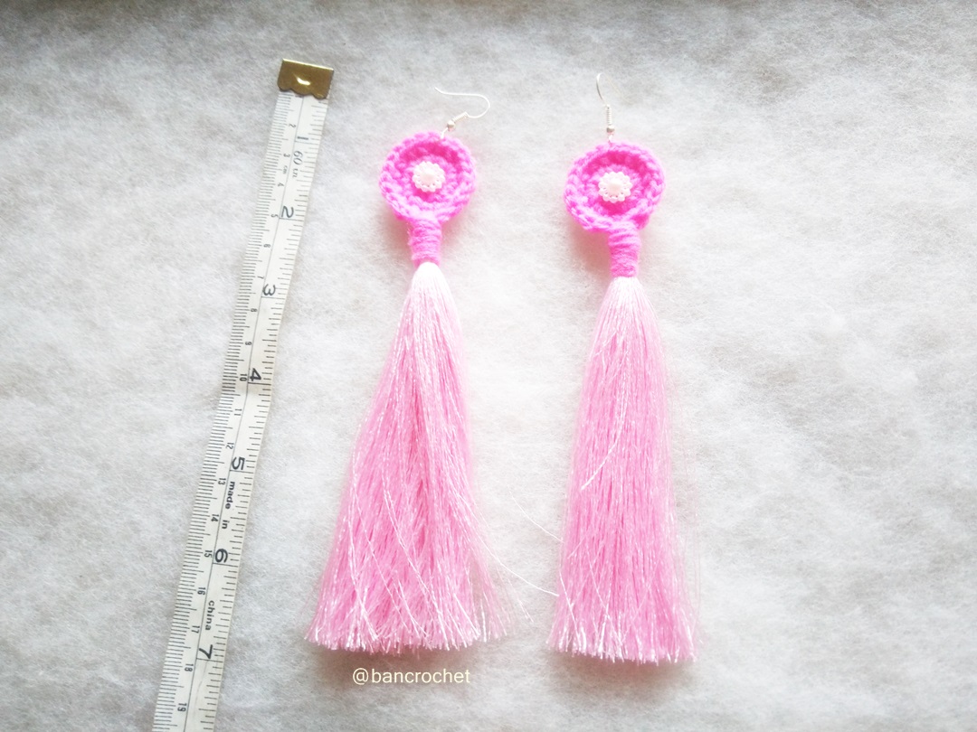 ต่างหูถักโครเชต์ crochet earrings สีชมพู 7 นิ้ว