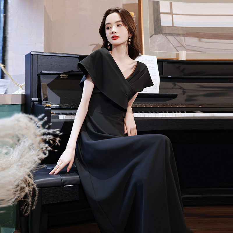 ชุดราตรี ชุดราตรีสวยหรู แบบ ทันสมัย Evening dress