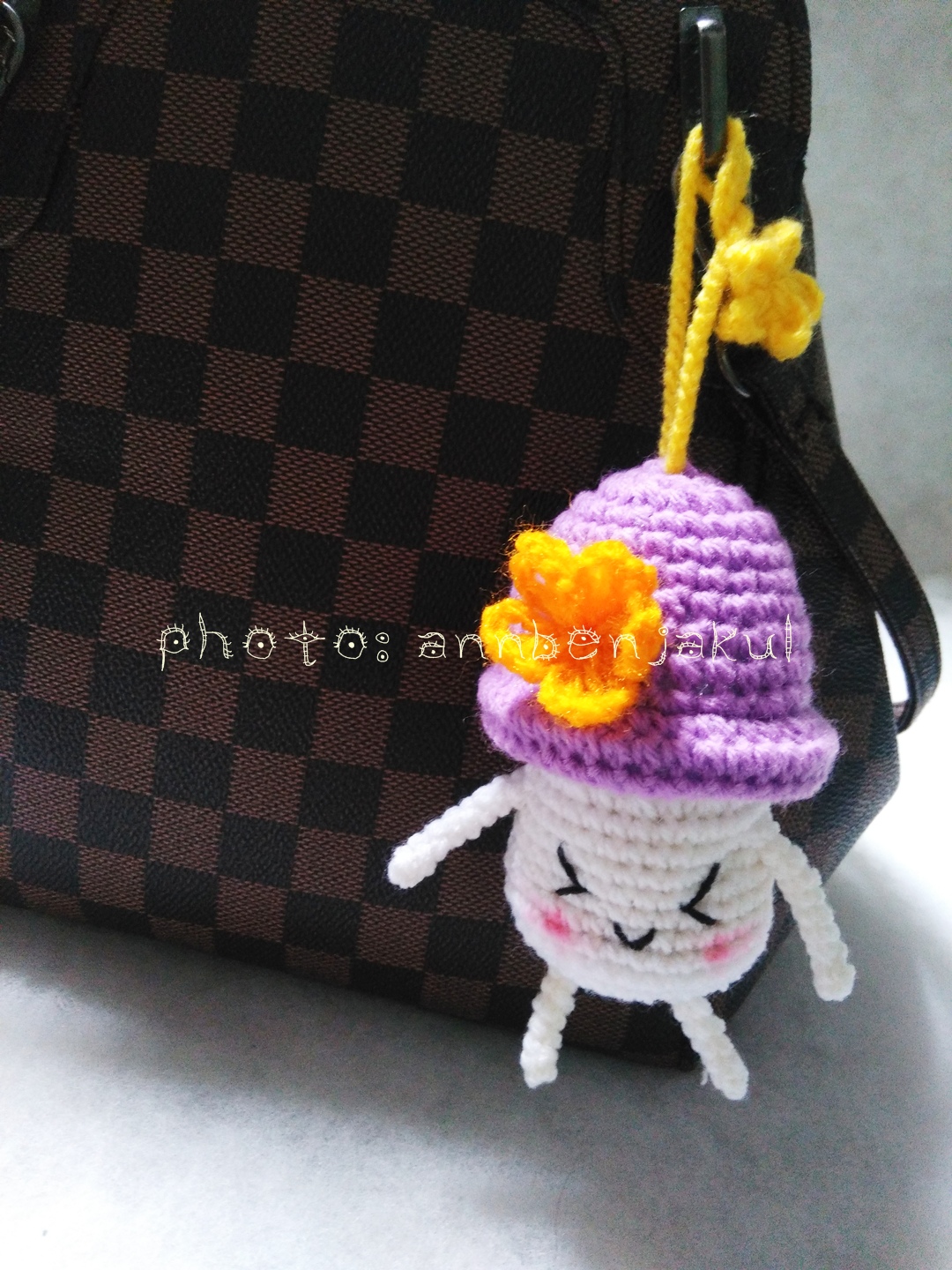 ที่ห้อยกระเป๋าเห็ดถักสีม่วง