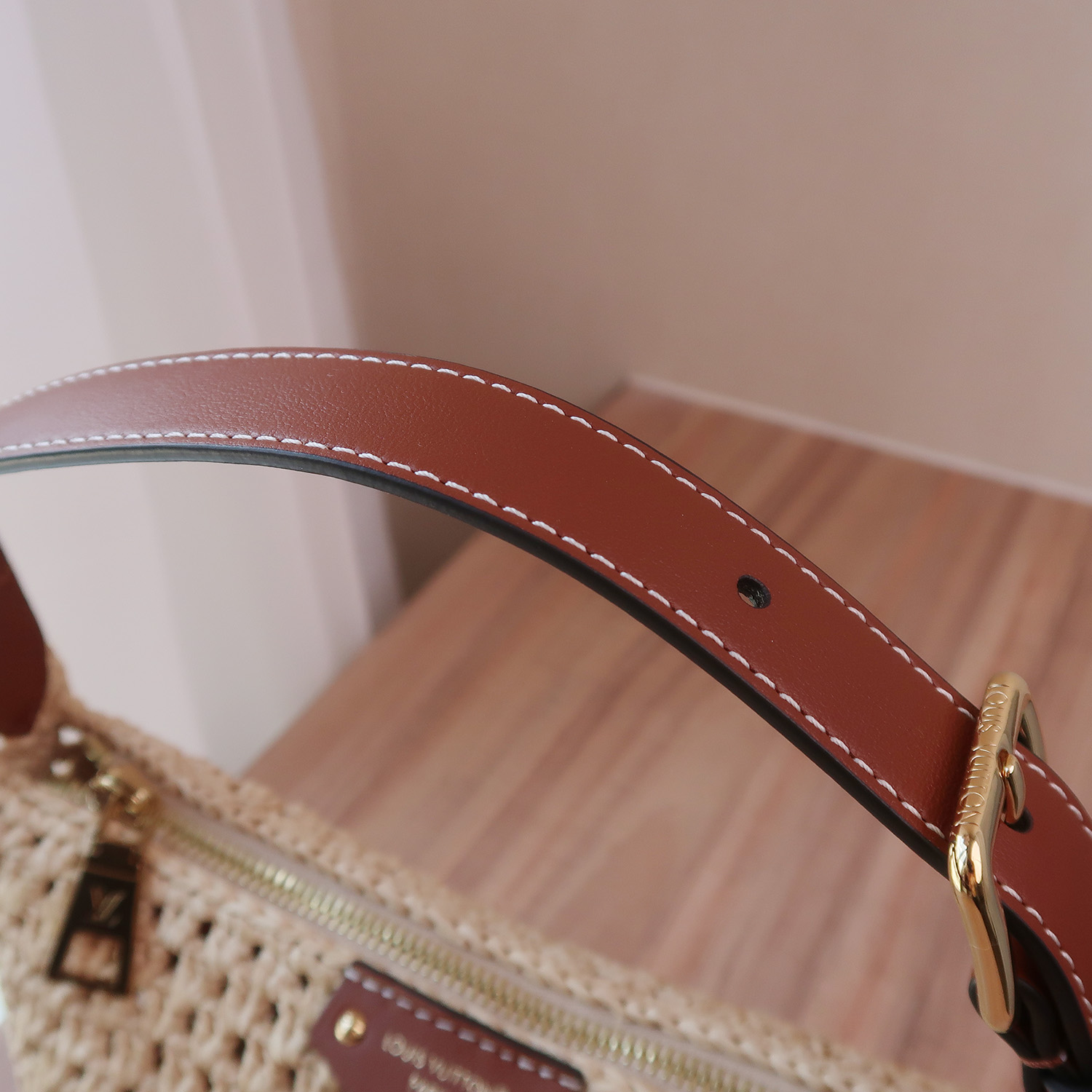 LV Natural Tan Raffia Hills Pochette (พารากอน 8 วัน)