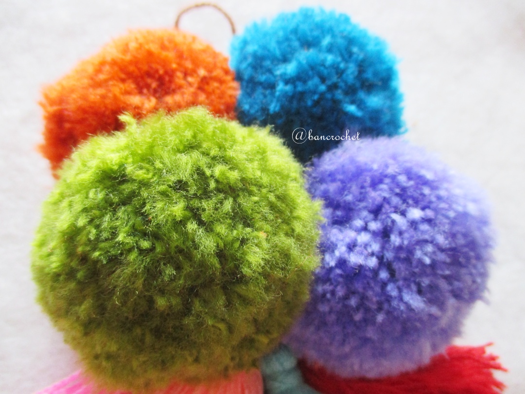 พู่+ปอมปอมแขวนกระเป๋าถักโครเชต์ pompom