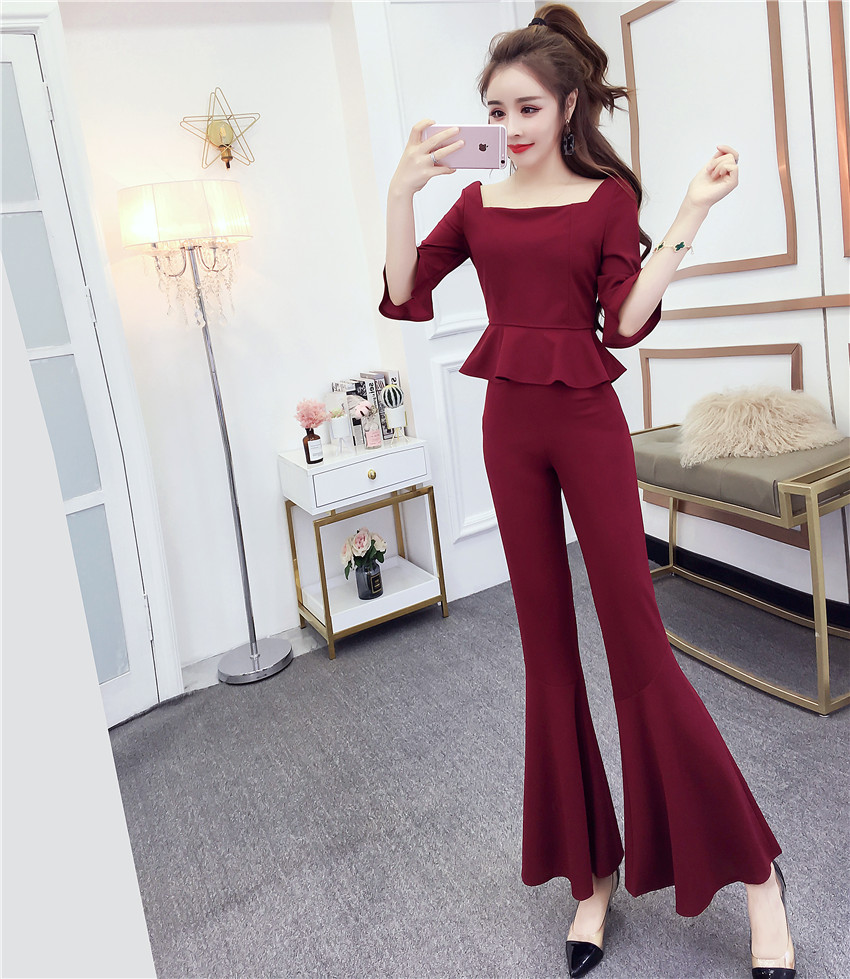 Set_bt1733 ชุดเซ็ท(เสื้อ+กางเกง) เสื้อคอเหลี่ยมชายระบายแขนสามส่วนซิปหลังใส่ง่าย กางเกงขายาวชายบาน เอวสม็อคยางยืดหลัง ผ้าโพลีเนื้อดีหนามีน้ำหนักยืดหยุ่นได้ งานดีทรงดีเรียบหรู ใส่แล้วดูสวยแพง มี 2 สี ดำ, ไวน์แดง