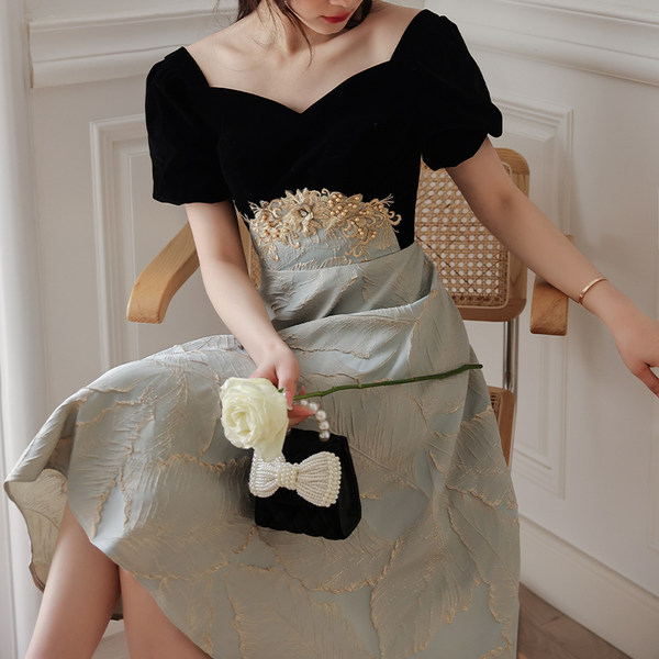ชุดราตรี ชุดราตรีสวยหรู แบบ ทันสมัย Evening dress