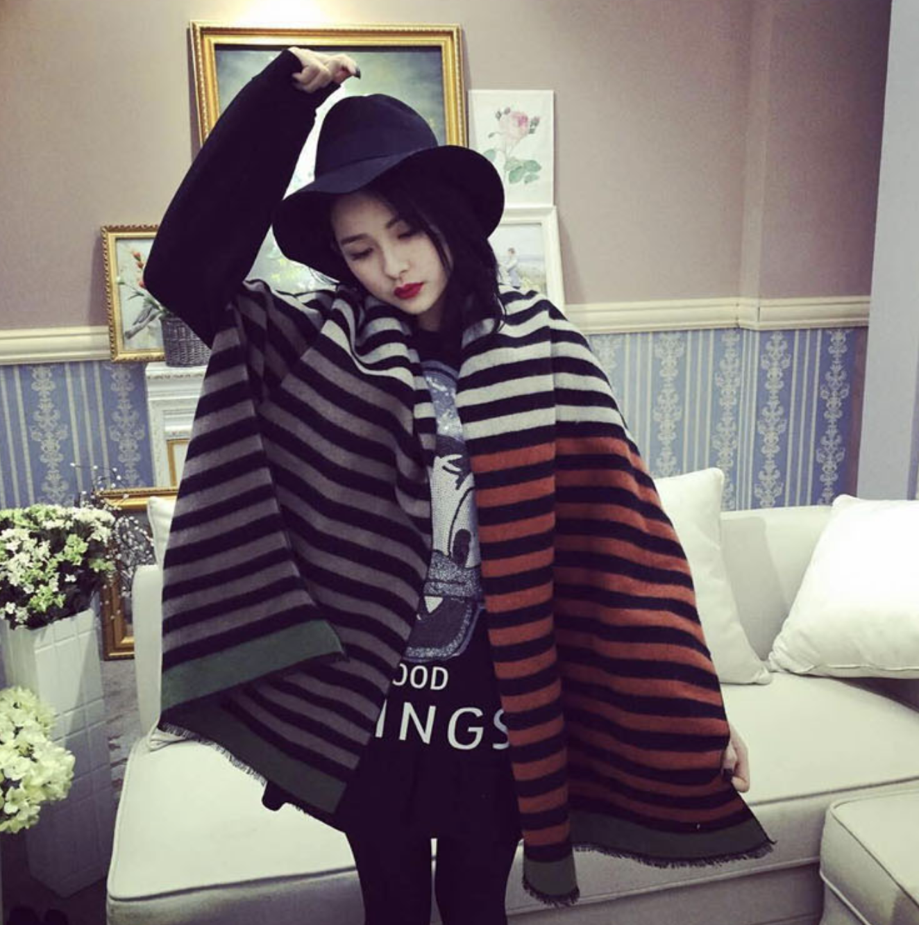 ผ้าพันคอกันหนาว ไหมพรมเนื้อเรียบ นุ่ม เกาหลี ลายขวางเล่นสีเก๋ๆ พร้อมส่ง same pic