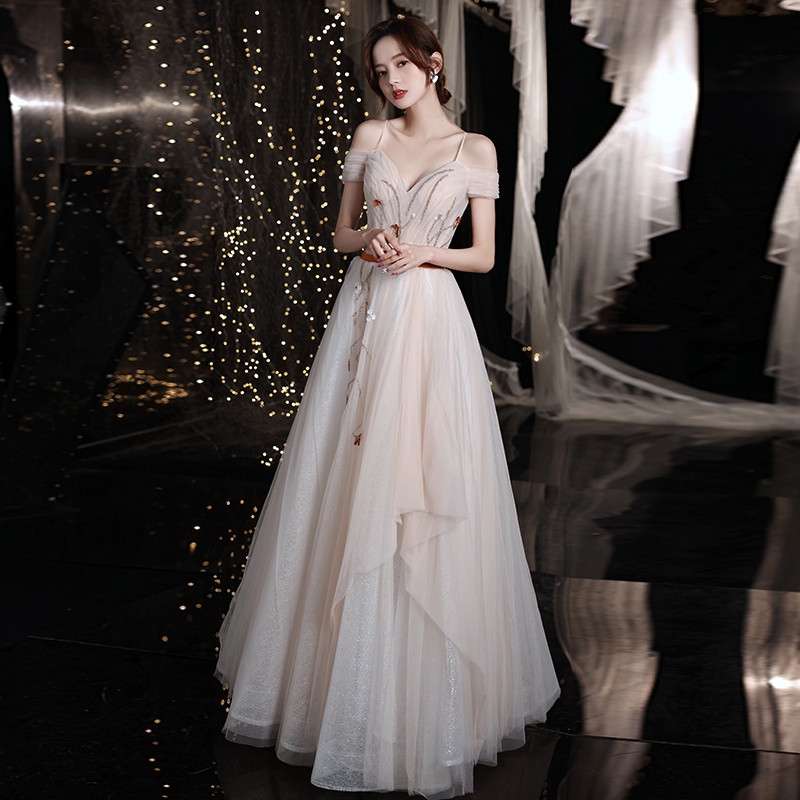 ชุดราตรี ชุดราตรีสวยหรู แบบ ทันสมัย Evening dress
