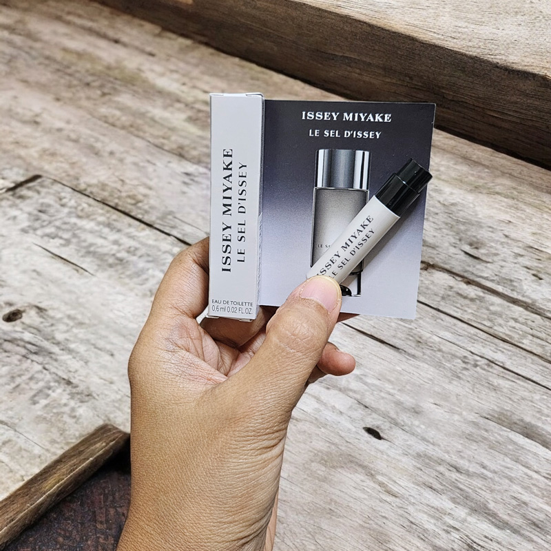 Issey Miyake Le Sel d’Issey (EAU DE TOILETTE) 0.6 ml.